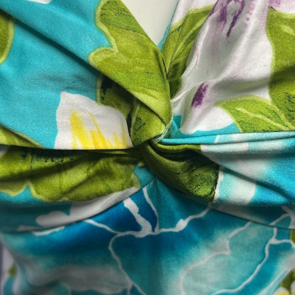 ✨Jones New York Wiggle Dress (Size [insert]) -Curve-Hugging Glam!✨ Bundle & Save - Picture 4 of 9